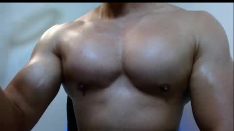 holl latino online show from April 15, 11:48 pm