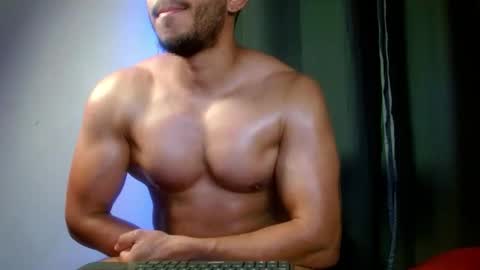 holl latino online show from February 15, 11:46 pm