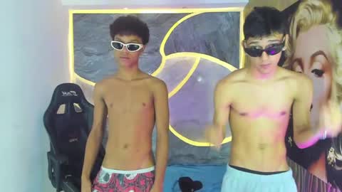 guys_hard_cock online show from April 13, 8:31 pm