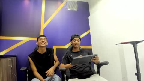 guys_hard_cock online show from April 4, 9:12 pm