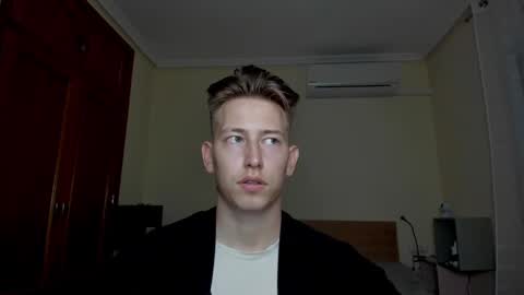 Oliver online show from March 2, 8:25 pm