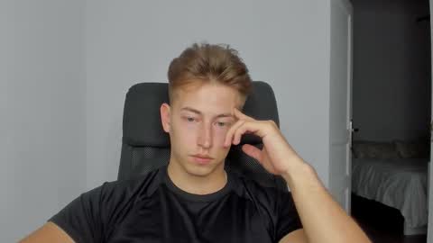 Oliver online show from October 1, 10:25 pm