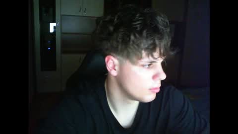 gymguy0505 online show from December 22, 11:13 pm