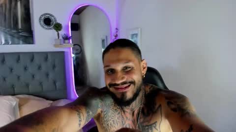 hache222 online show from December 3, 3:12 am