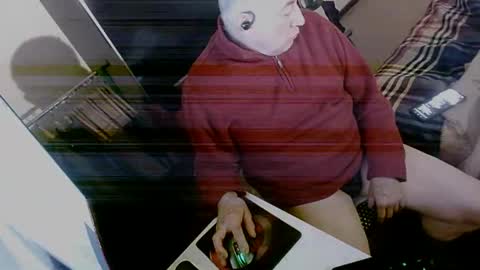 Snapshot of hacknoob62 chatting on December 22, 9:00 am hacknoob62 online show from December 22, 9:00 am