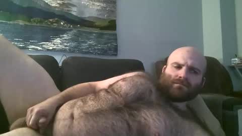 Snapshot of hairiestbear chatting on March 9, 3:01 am Hairiest Bear online show from March 9, 3:01 am