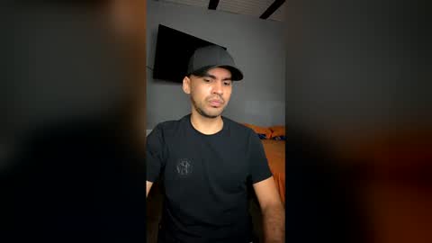 hamiltong12 online show from December 19, 5:15 am