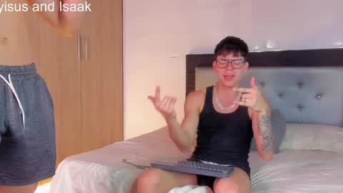 handsome_boys69 online show from April 9, 6:52 am