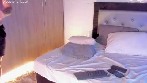 handsome_boys69 online show from April 18, 10:31 pm