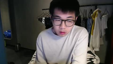 handsome_mannn online show from February 8, 4:04 pm