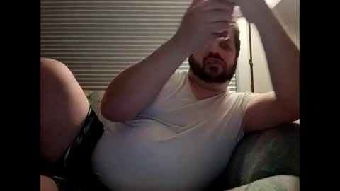 handsomedaddy198923 online show from October 31, 7:34 am