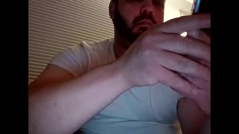 handsomedaddy198923 online show from September 16, 8:26 am