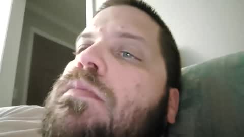 handsomedaddy198923 online show from September 25, 8:46 am