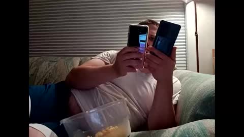 handsomedaddy198923 online show from October 6, 7:57 am