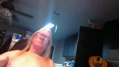 handystud33 online show from January 7, 6:35 pm