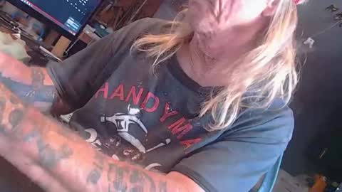 handystud33 online show from October 21, 4:10 pm