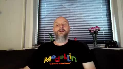 MrLazy online show from May 19, 4:19 am