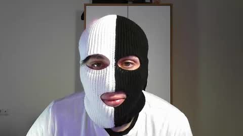 Two-Face online show from April 4, 9:12 pm