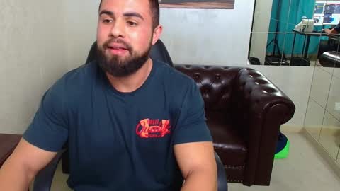 HayesWood online show from December 15, 5:59 am