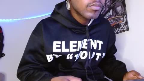 hazlan_420 online show from February 22, 9:16 pm