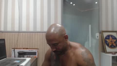 hebertgomes online show from March 31, 10:22 pm