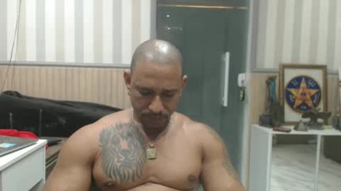 Snapshot of hebertgomes chatting on January 8, 12:28 am hebertgomes online show from January 8, 12:28 am