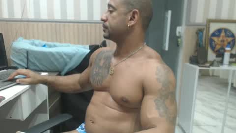 Snapshot of hebertgomes chatting on January 17, 1:47 am hebertgomes online show from January 17, 1:47 am