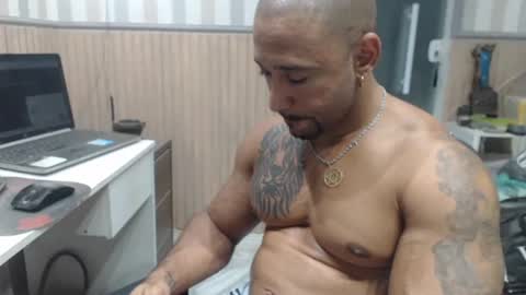 Snapshot of hebertgomes chatting on December 6, 2:13 am hebertgomes online show from December 6, 2:13 am