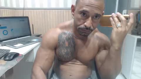 Snapshot of hebertgomes chatting on October 5, 10:47 pm hebertgomes online show from October 5, 10:47 pm