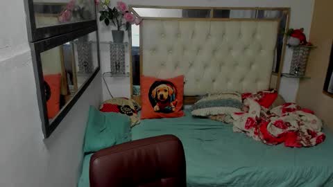 heiker_ online show from December 1, 2:47 am