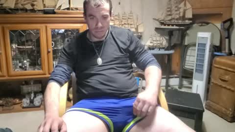 xxScubaStevexx online show from April 8, 5:30 am