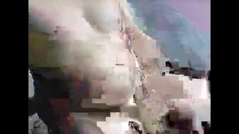 Elliot online show from April 11, 11:30 pm