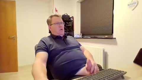 henrikrp1971 online show from February 8, 5:29 pm