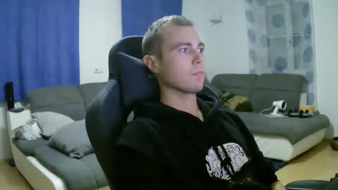 John Pearl online show from November 25, 6:21 pm