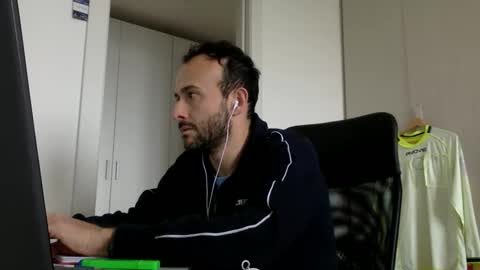 hhombre online show from April 14, 12:05 pm