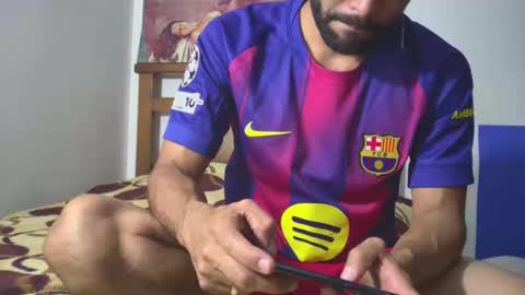 hideonbush online show from November 9, 2:37 am