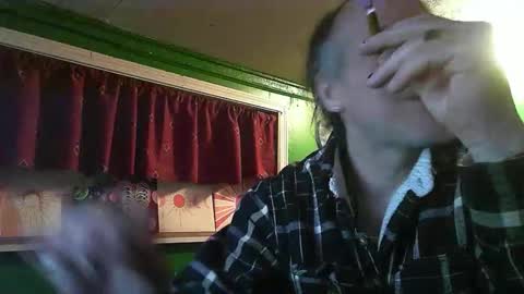 hippiedad333 online show from February 4, 4:29 am