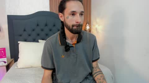 Hisoka online show from April 8, 8:28 pm