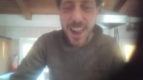 hitmenoww online show from April 3, 9:28 am