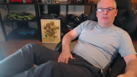 Snapshot of hornynthick70 chatting on March 8, 2:32 am hornynthick70 online show from March 8, 2:32 am