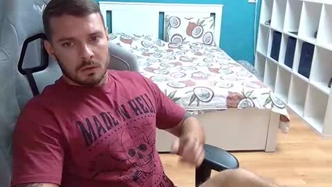 hot_cap_77 online show from October 10, 7:18 pm