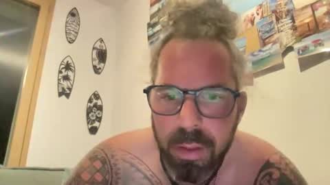 letmedoo2 online show from October 22, 5:16 pm