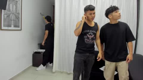 Vanesa Oliver and Andrew online show from April 7, 12:27 pm