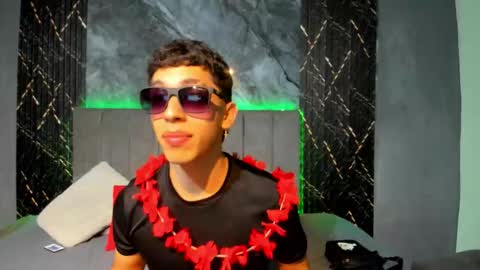 Hot Summer Boy online show from January 15, 11:18 pm