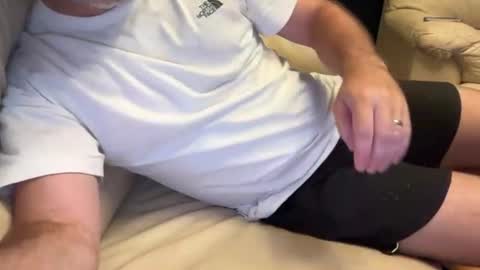 HotDadInShower online show from July 16, 8:05 pm