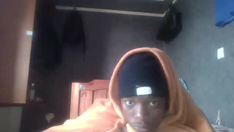 hotguyy001 online show from February 16, 4:53 am