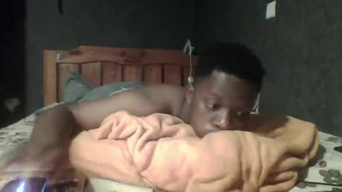 hotguyy001 online show from February 25, 3:42 am