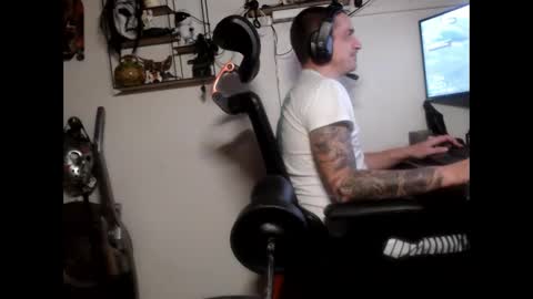 hotkinkytat online show from February 18, 1:43 am