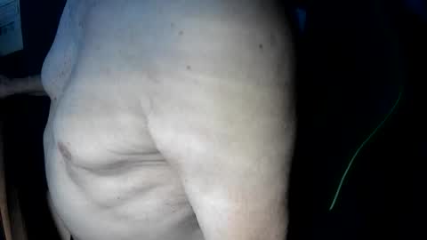 Snapshot of hotmassage50 chatting on October 18, 3:17 pm hotmassage50 online show from October 18, 3:17 pm