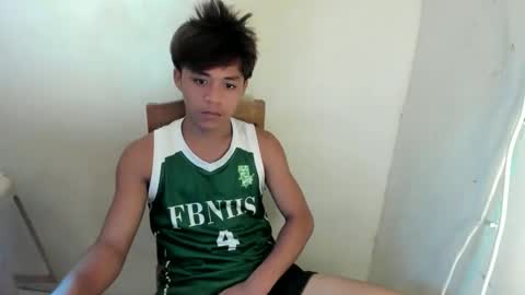 hottie_migs online show from April 13, 1:45 pm